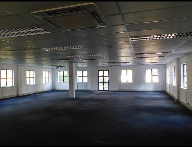 472M² OFFICE TO LET IN HYDE PARK